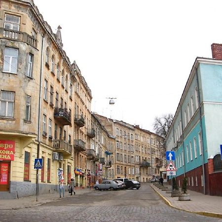 Mіні- економ апартаменти в центральній частині Львова Экстерьер фото